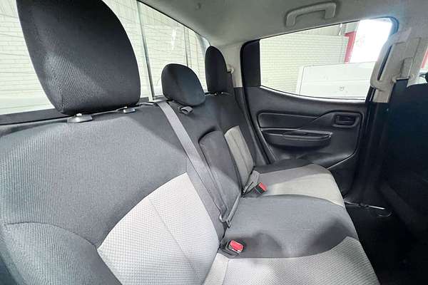 2022 Mitsubishi Triton GLX MR 4X4