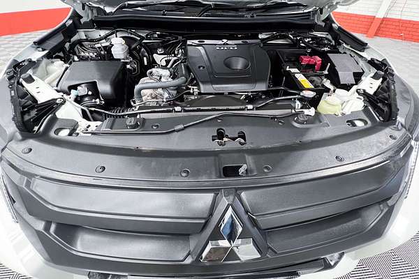 2022 Mitsubishi Triton GLX MR 4X4