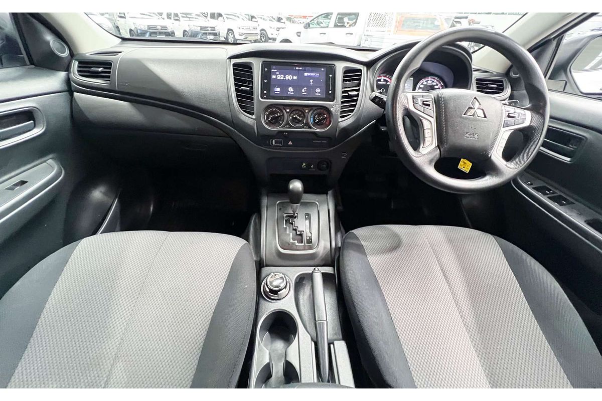 2022 Mitsubishi Triton GLX MR 4X4