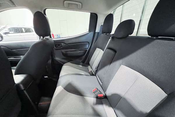 2022 Mitsubishi Triton GLX MR 4X4