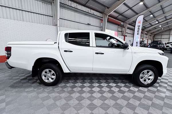 2022 Mitsubishi Triton GLX MR 4X4