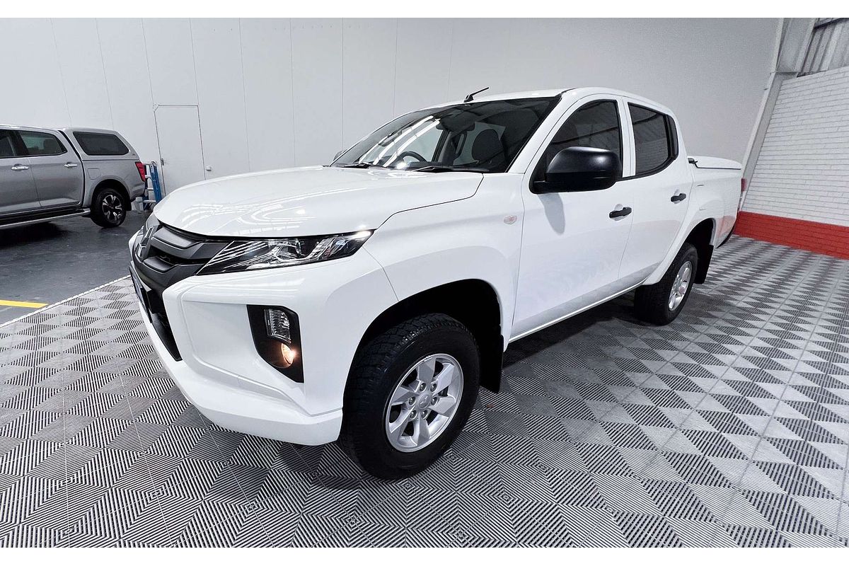 2022 Mitsubishi Triton GLX MR 4X4