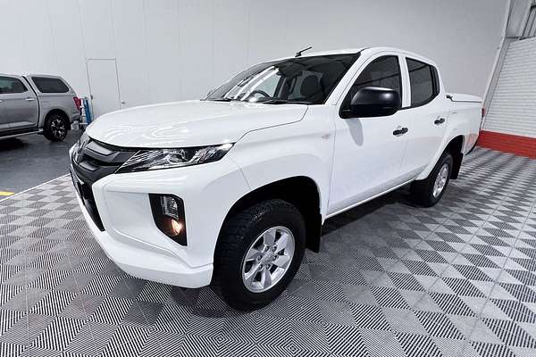 2022 Mitsubishi Triton GLX MR 4X4