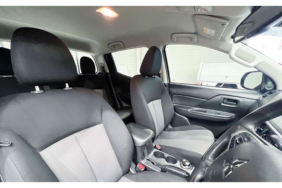 2022 Mitsubishi Triton GLX MR 4X4