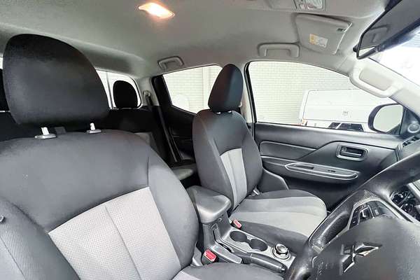 2022 Mitsubishi Triton GLX MR 4X4