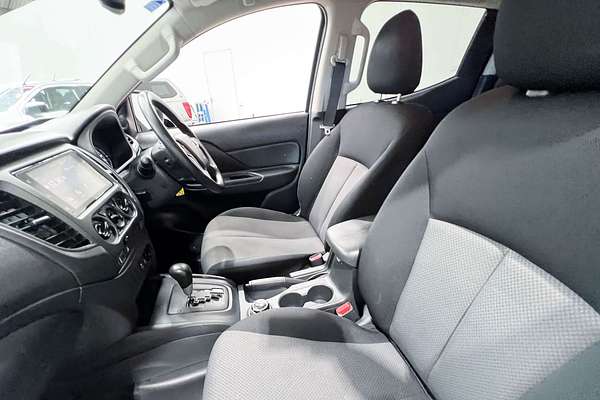 2022 Mitsubishi Triton GLX MR 4X4