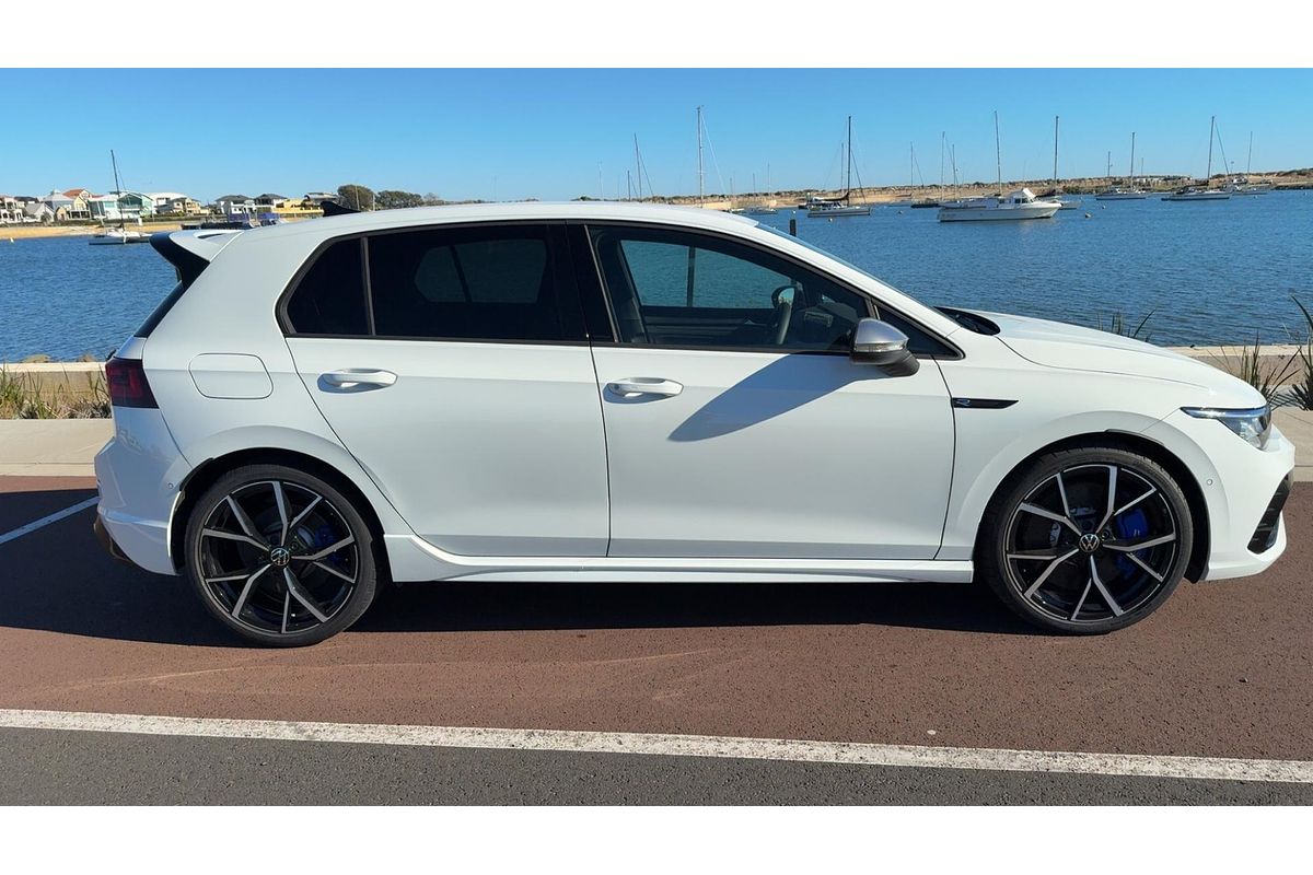 2024 Volkswagen Golf R 8