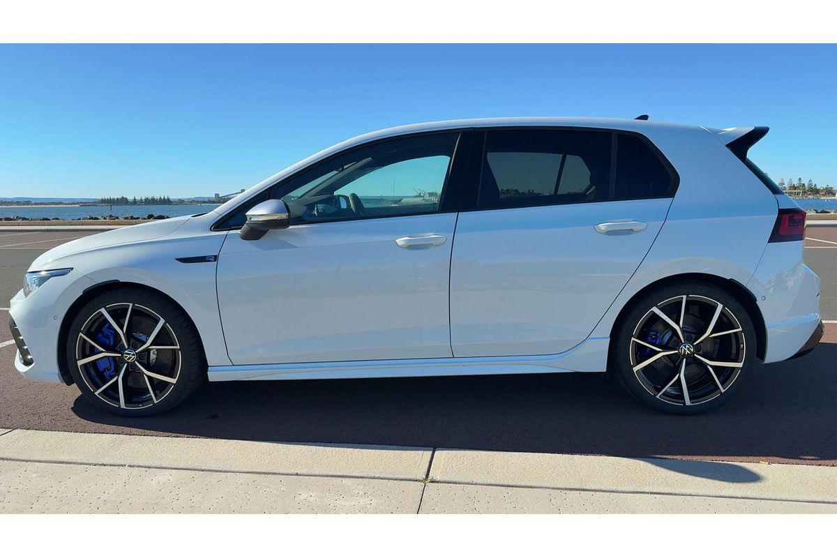 2024 Volkswagen Golf R 8