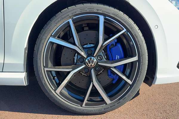 2024 Volkswagen Golf R 8