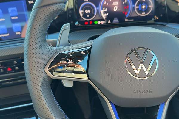 2024 Volkswagen Golf R 8