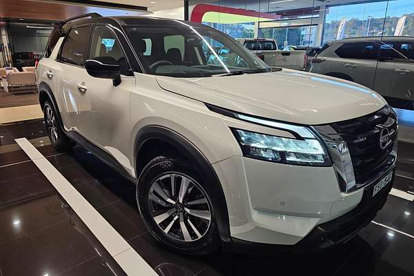 2024 Nissan Pathfinder Ti R53