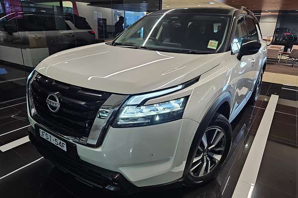 2024 Nissan Pathfinder Ti R53