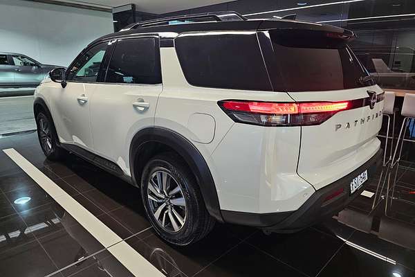 2024 Nissan Pathfinder Ti R53
