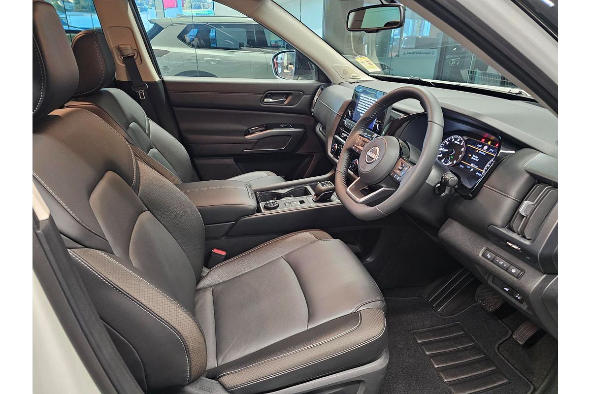 2024 Nissan Pathfinder Ti R53