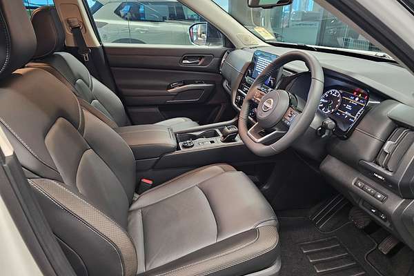 2024 Nissan Pathfinder Ti R53