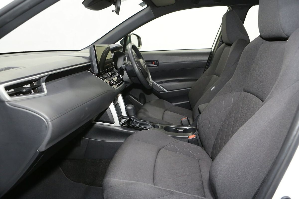 2024 Toyota Corolla Cross GX MXGH10R