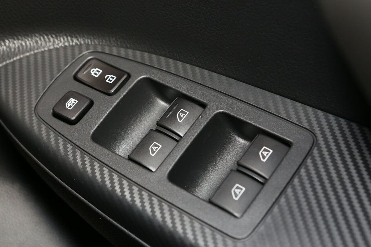 2024 Mitsubishi Eclipse Cross LS YB