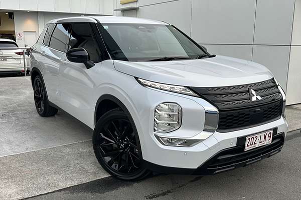2024 Mitsubishi Outlander Black Edition ZM