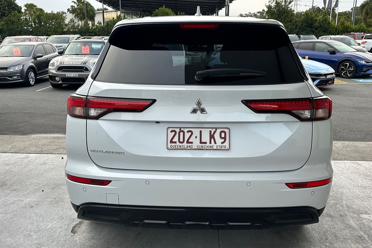 2024 Mitsubishi Outlander Black Edition ZM
