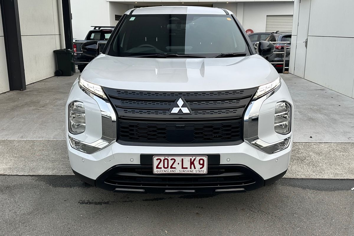 2024 Mitsubishi Outlander Black Edition ZM
