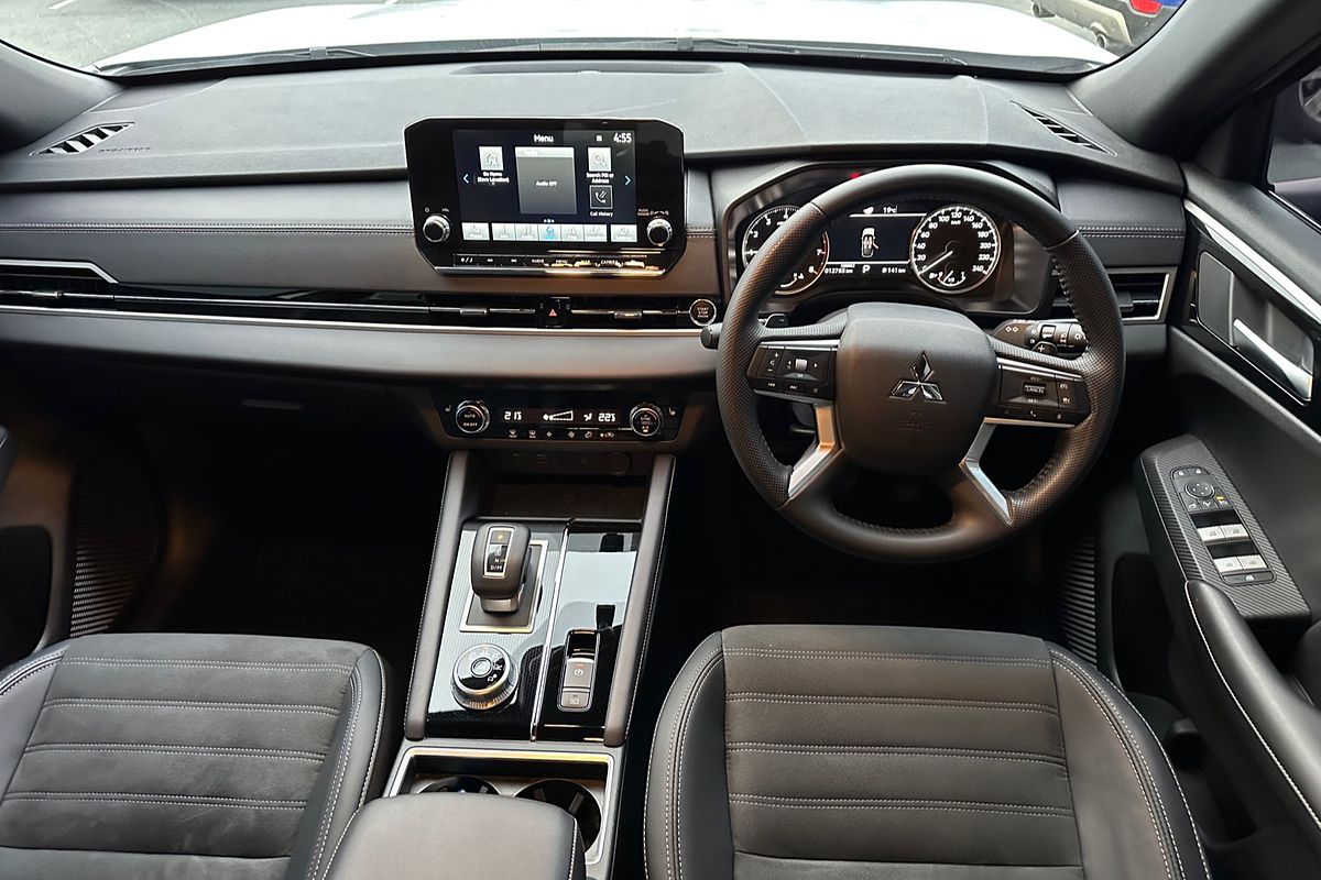 2024 Mitsubishi Outlander Black Edition ZM
