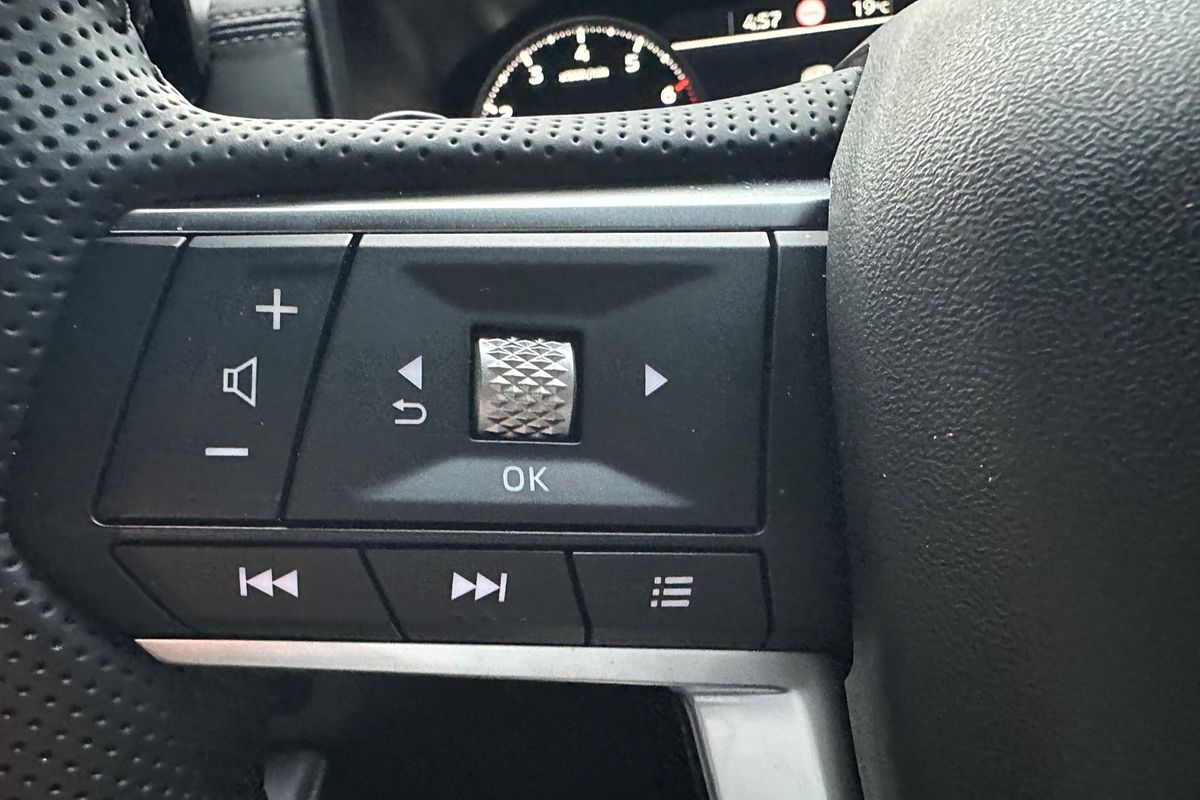2024 Mitsubishi Outlander Black Edition ZM