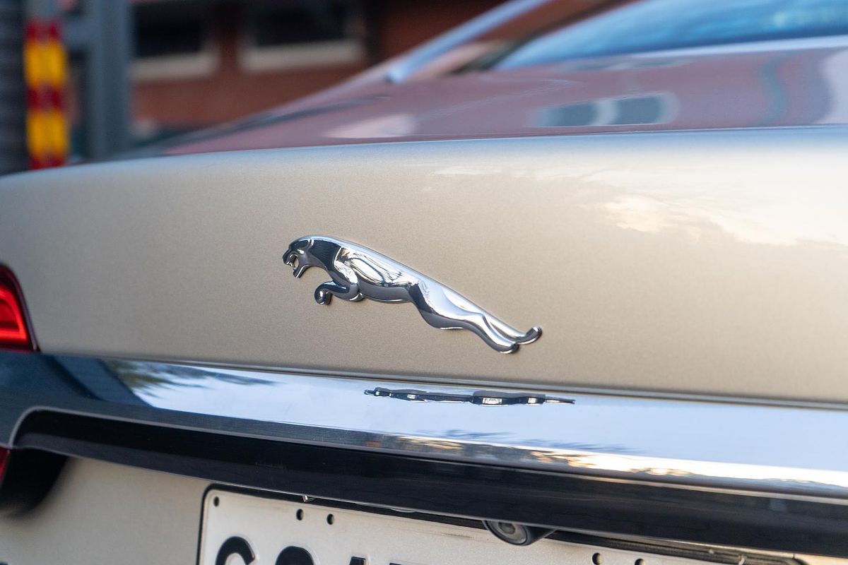 2013 Jaguar XF Premium Luxury X250