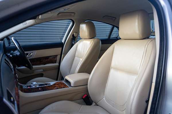 2013 Jaguar XF Premium Luxury X250