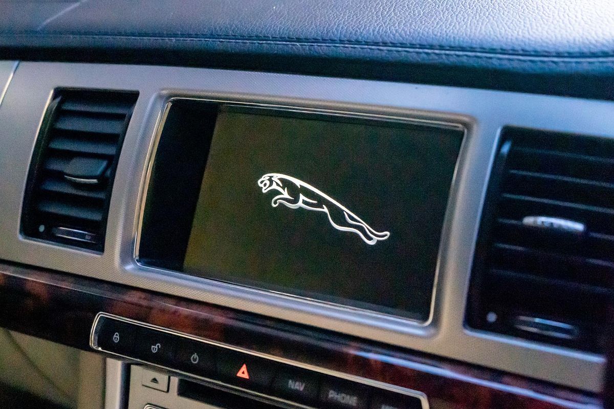 2013 Jaguar XF Premium Luxury X250
