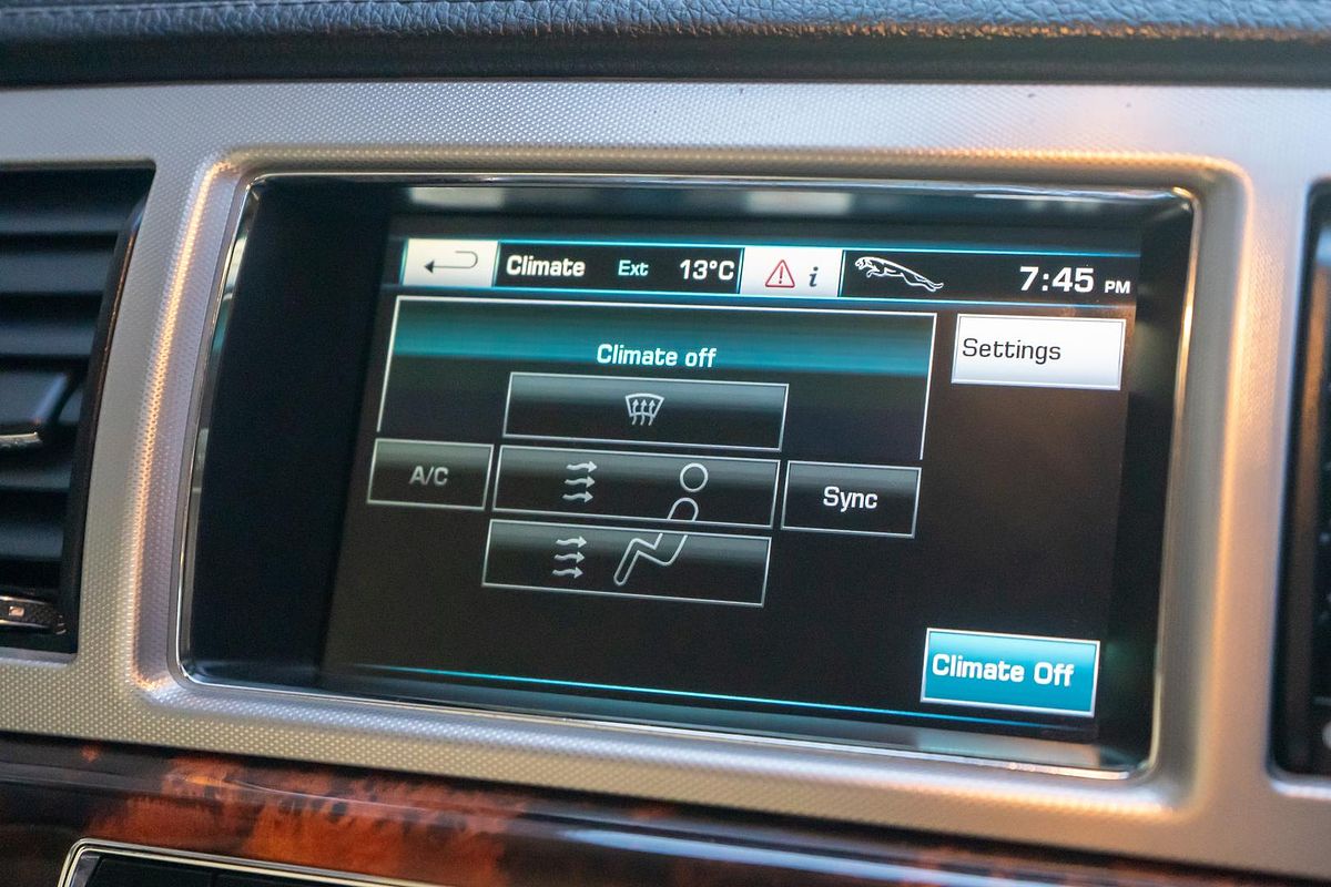 2013 Jaguar XF Premium Luxury X250