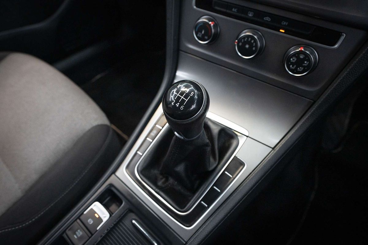 2016 Volkswagen Golf 92TSI 7