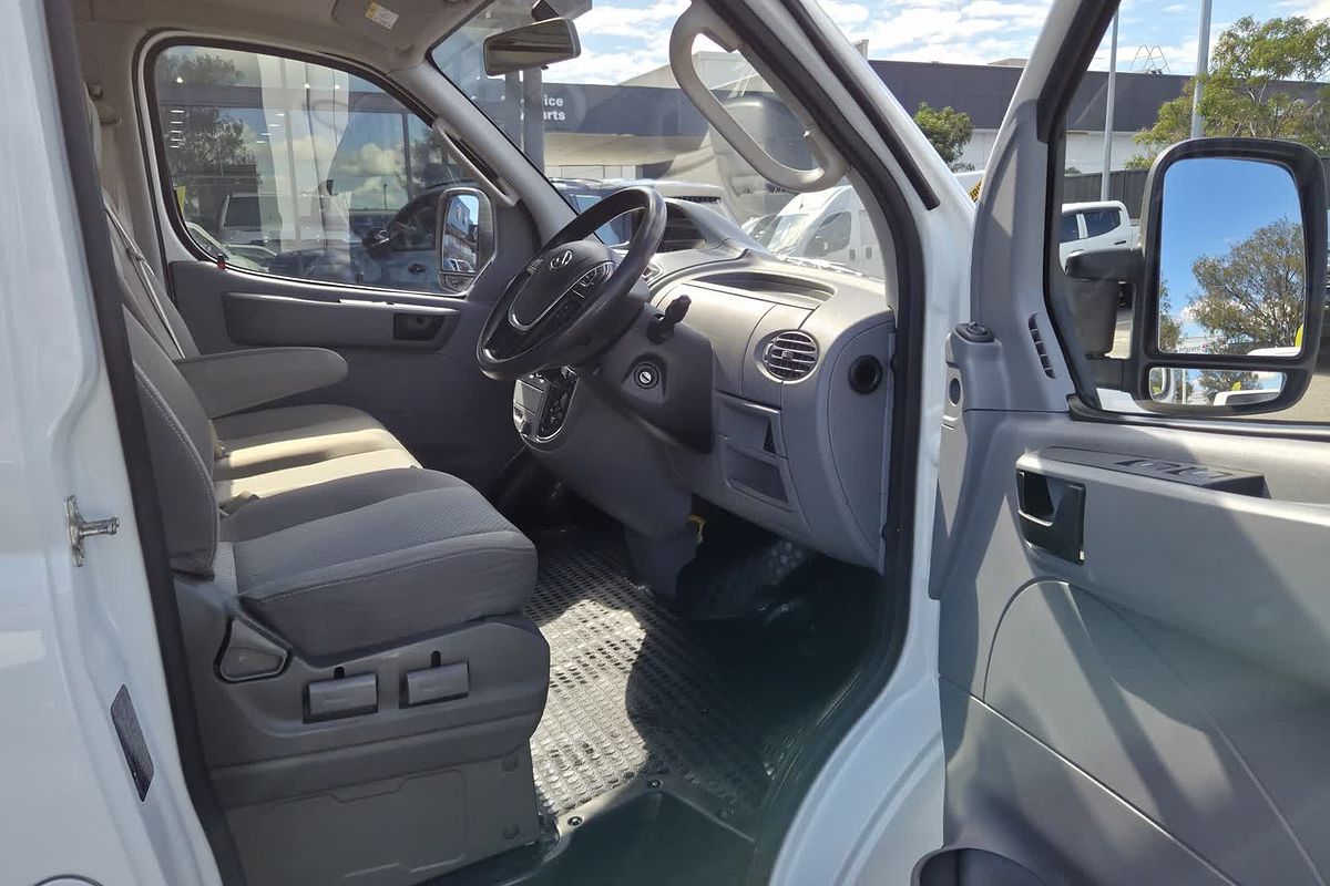 2024 LDV V80   SWB