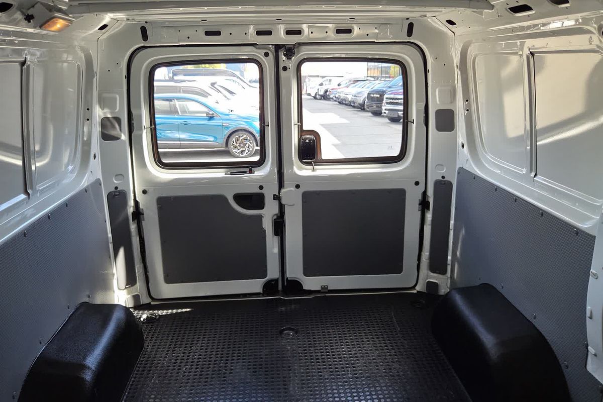 2024 LDV V80   SWB