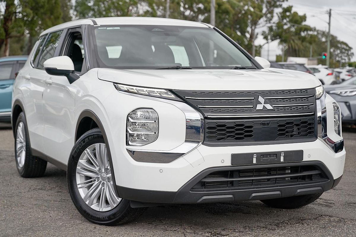 2024 Mitsubishi Outlander ES ZM