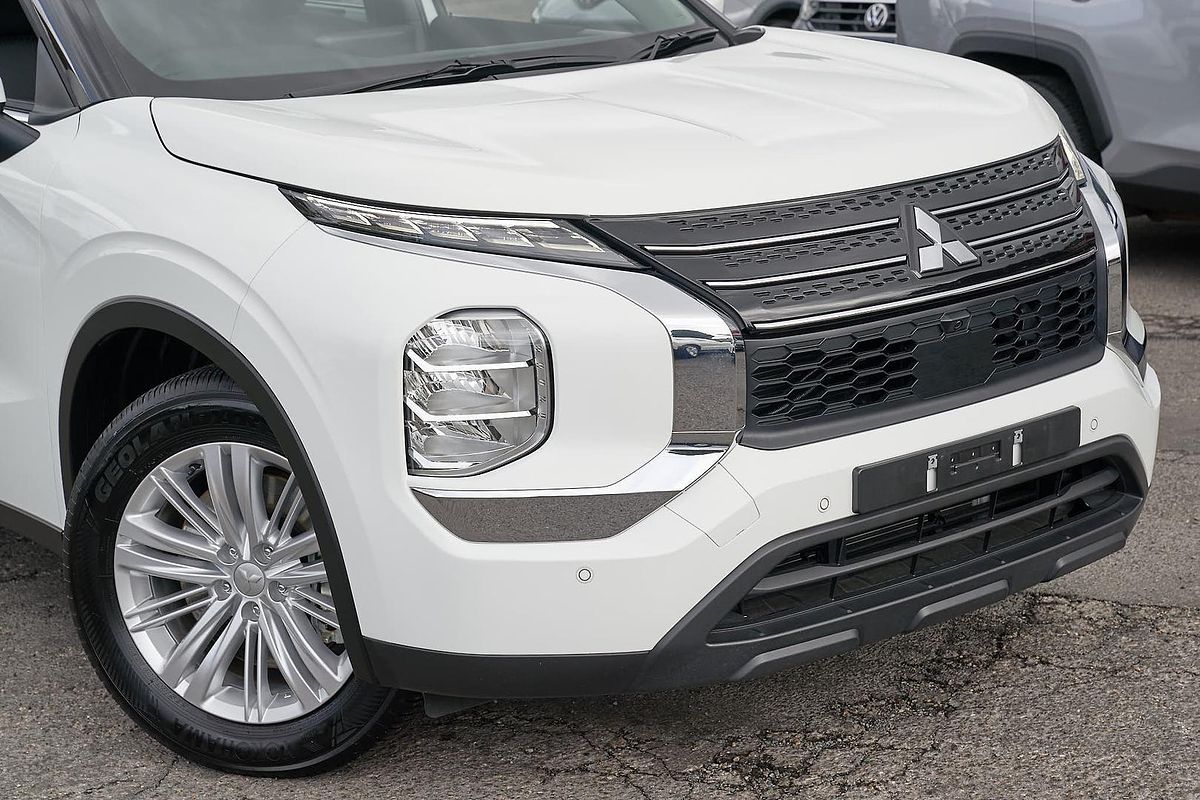 2024 Mitsubishi Outlander ES ZM
