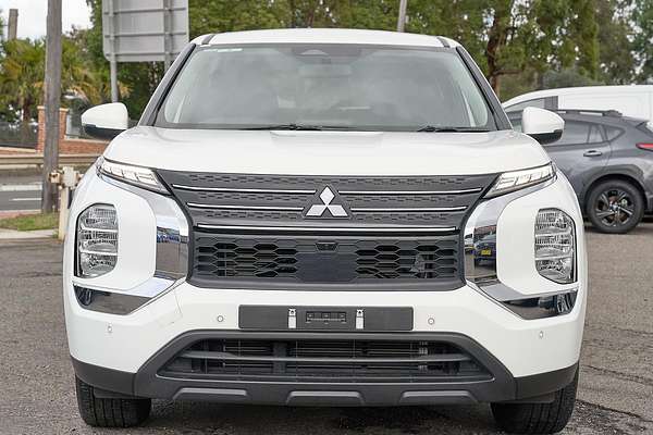 2024 Mitsubishi Outlander ES ZM