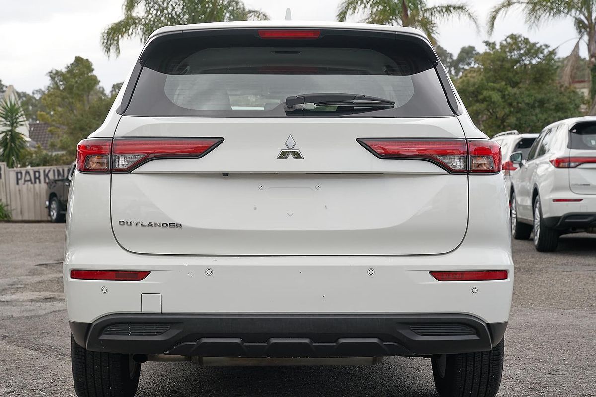 2024 Mitsubishi Outlander ES ZM