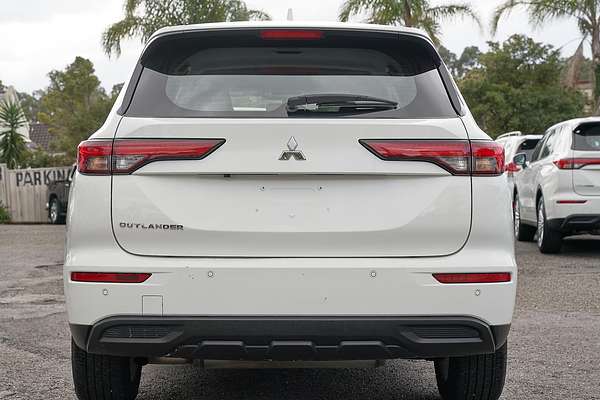 2024 Mitsubishi Outlander ES ZM