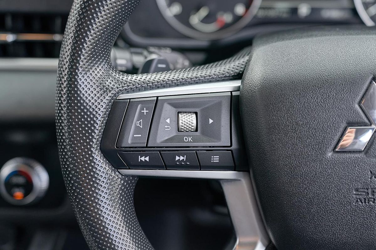 2024 Mitsubishi Outlander ES ZM