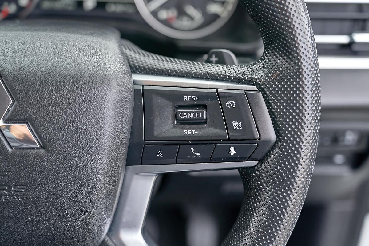 2024 Mitsubishi Outlander ES ZM
