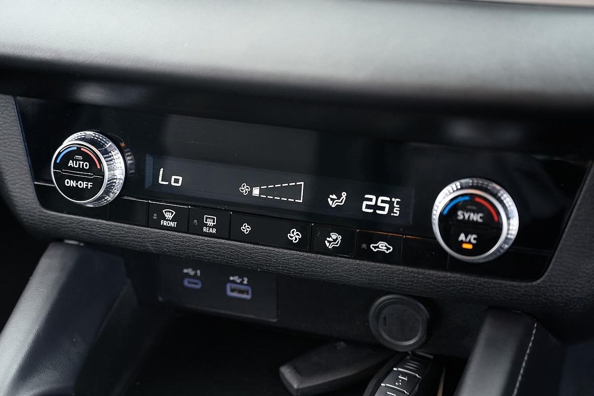 2024 Mitsubishi Outlander ES ZM