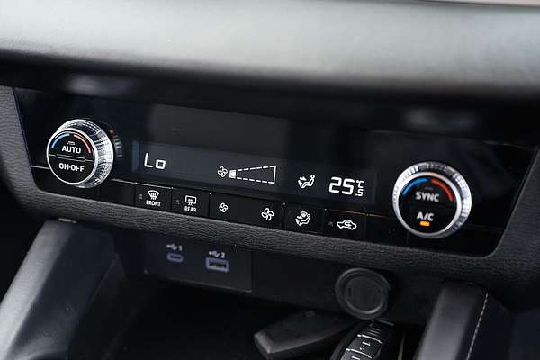 2024 Mitsubishi Outlander ES ZM
