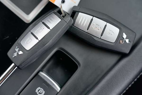 2024 Mitsubishi Outlander ES ZM