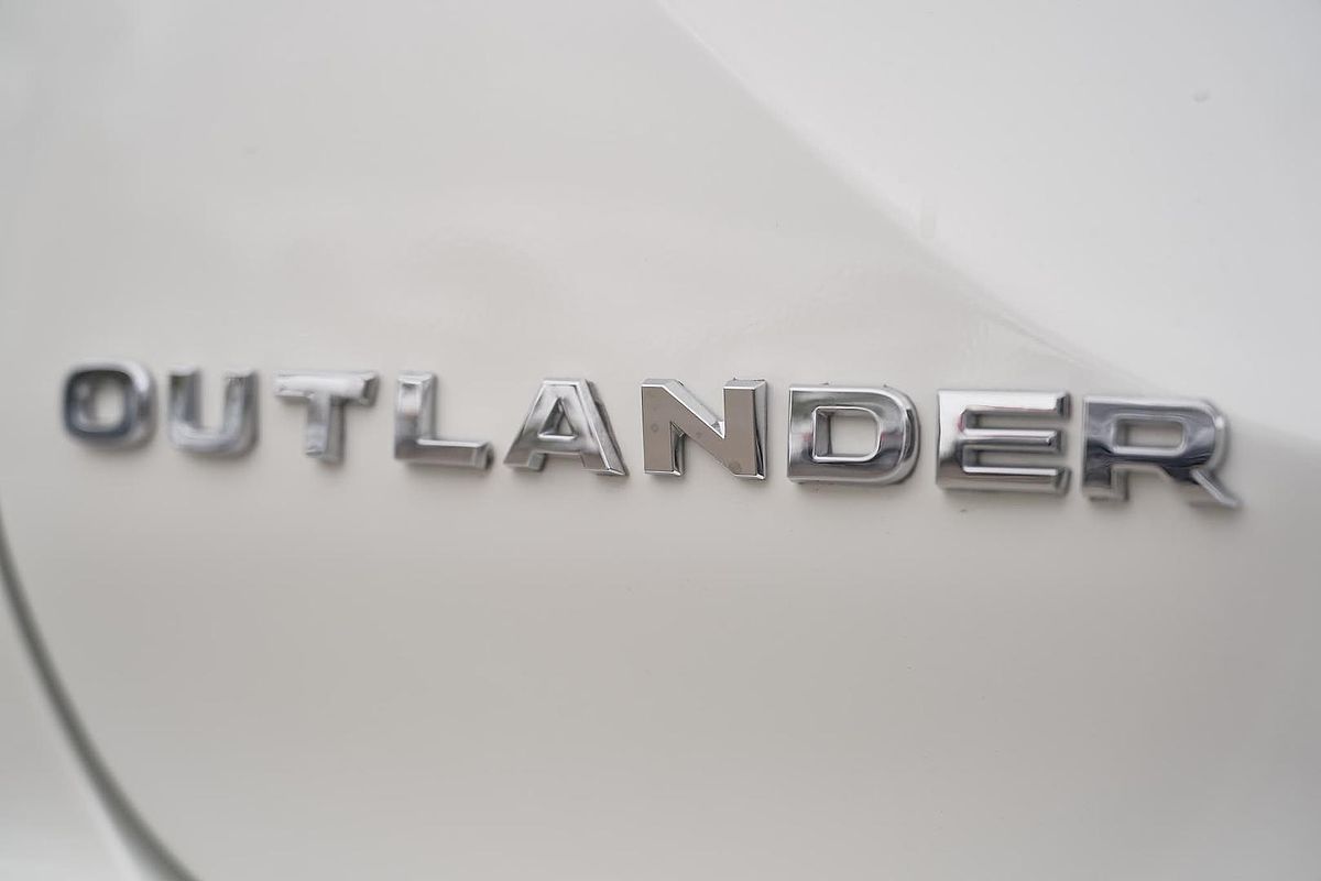 2024 Mitsubishi Outlander ES ZM