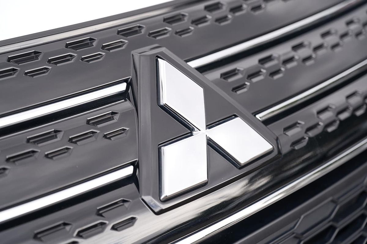 2024 Mitsubishi Outlander ES ZM