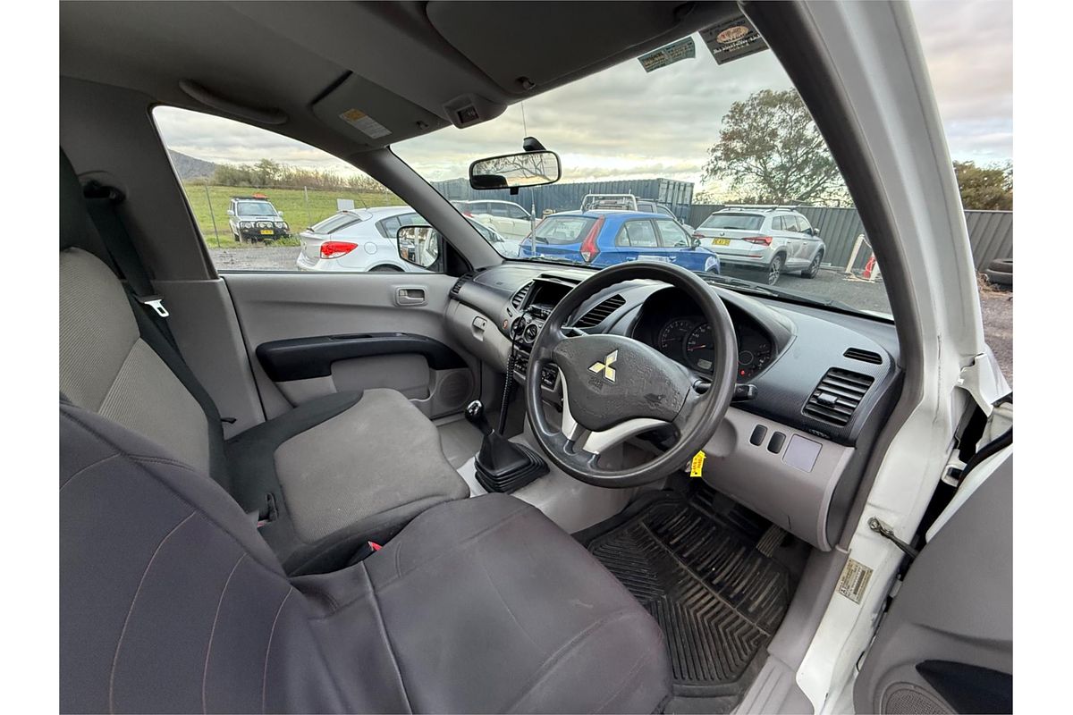 2012 Mitsubishi Triton GL MN