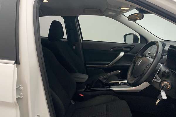 2022 Mitsubishi Eclipse Cross ES YB