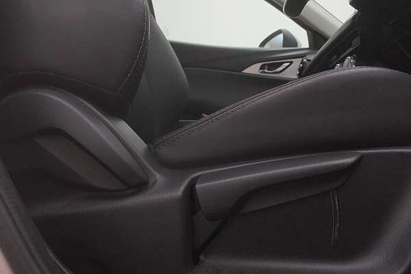 2023 Mazda CX-3 sTouring DK