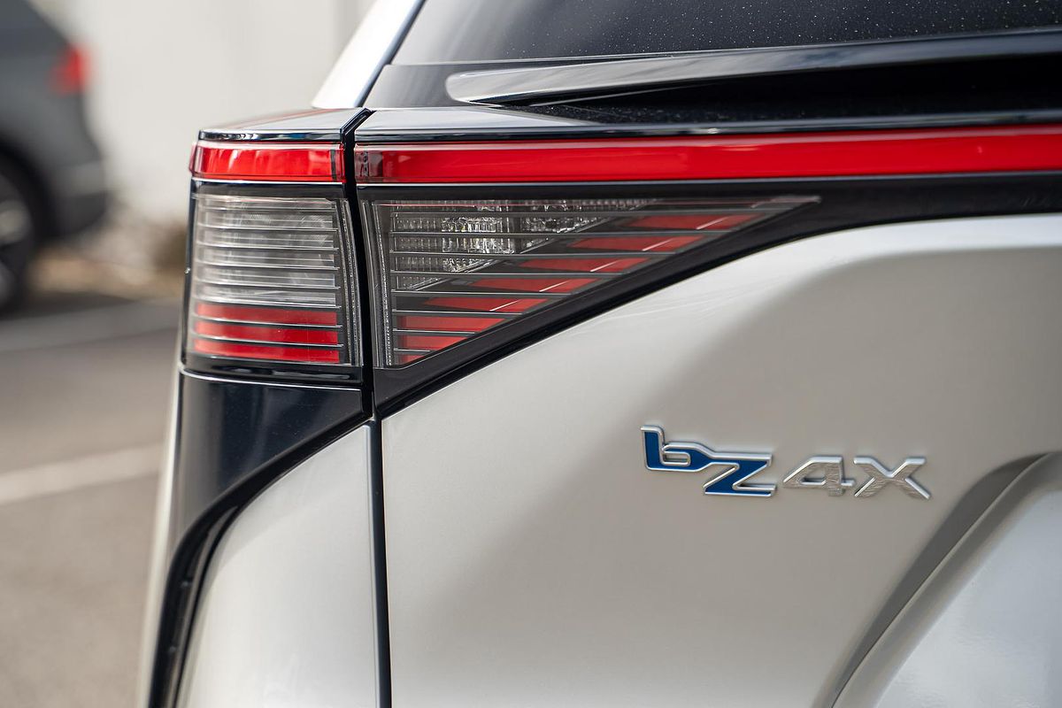 2024 Toyota bZ4X YEAM15R