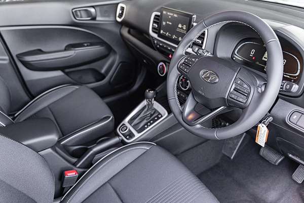 2025 Hyundai Venue Active QX.V5